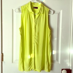 Gap, No Sleeve Button Down